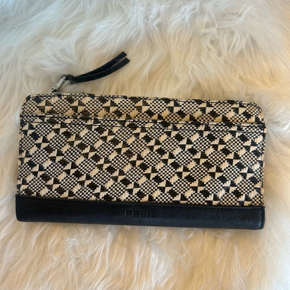 Relic by Fossil Black and white Patterned wallet with zipper. NWOT S - Picture 2 of 10